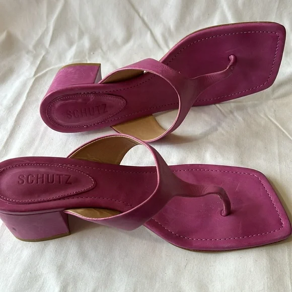 SCHUTZ Fuchsia Leather Thong Sandals - Picture 8 of 10